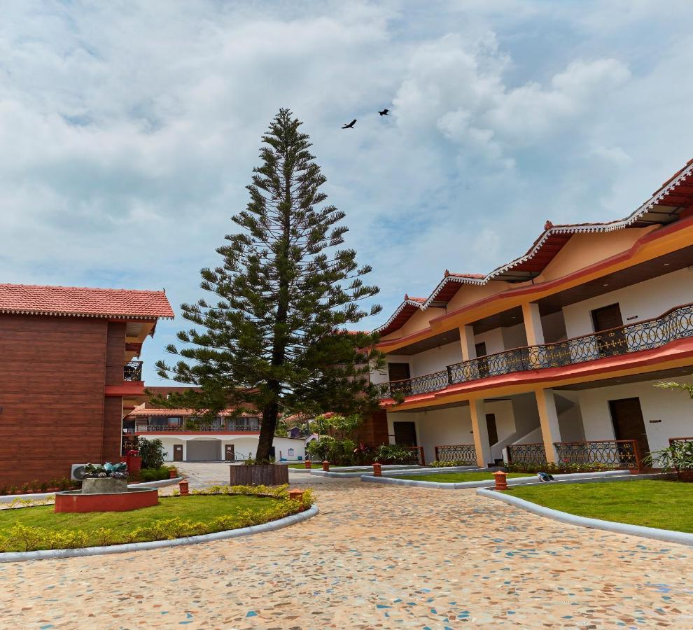 Sea Queen Beach Resort & Spa Colva Exteriör bild