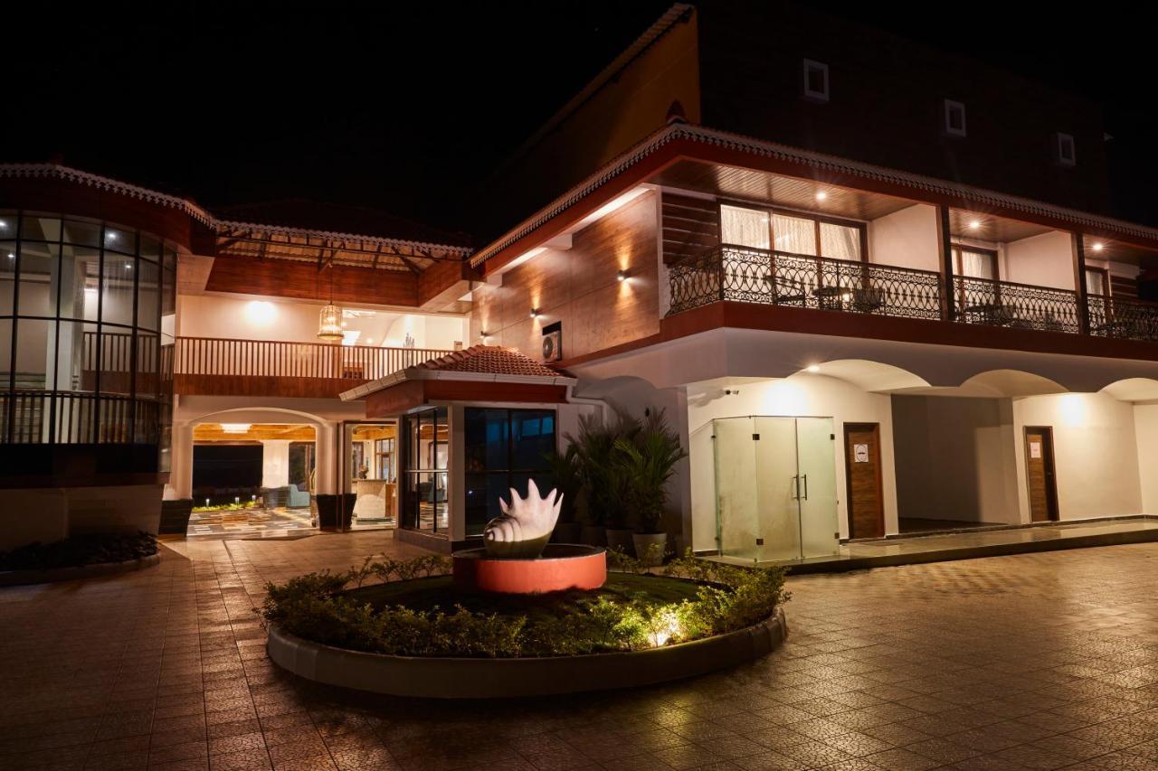 Sea Queen Beach Resort & Spa Colva Exteriör bild