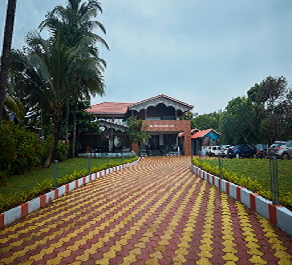 Sea Queen Beach Resort & Spa Colva Exteriör bild